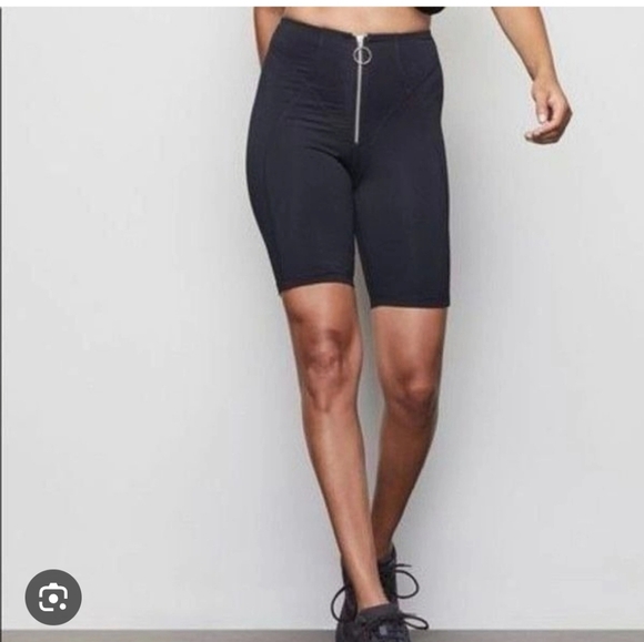 Good american warrior bike short - Picture 2 of 7